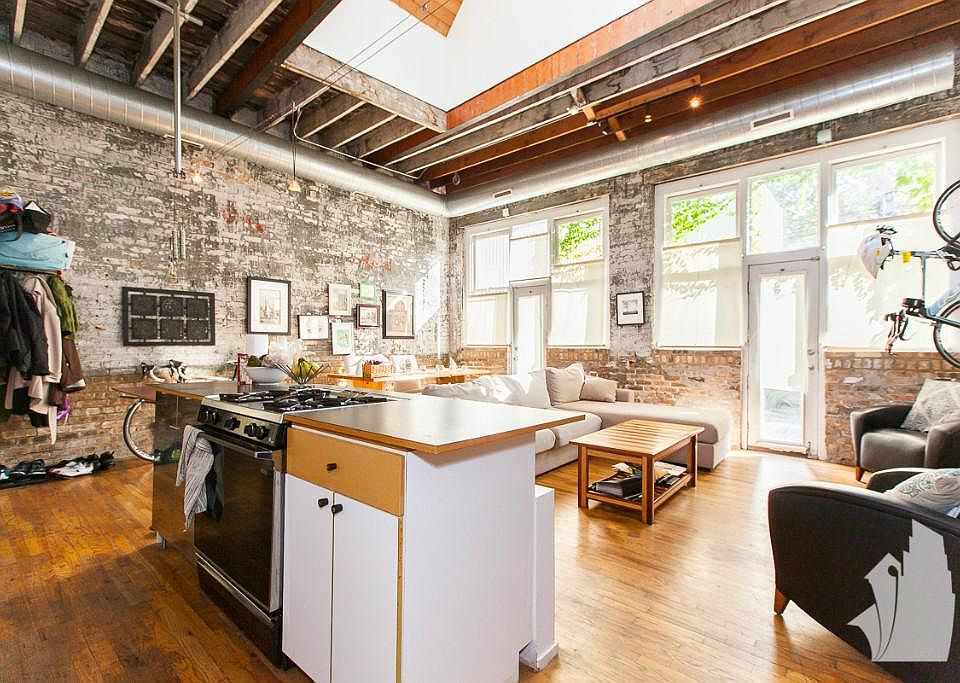1st image of 3827 N Ravenswood Ave #3C