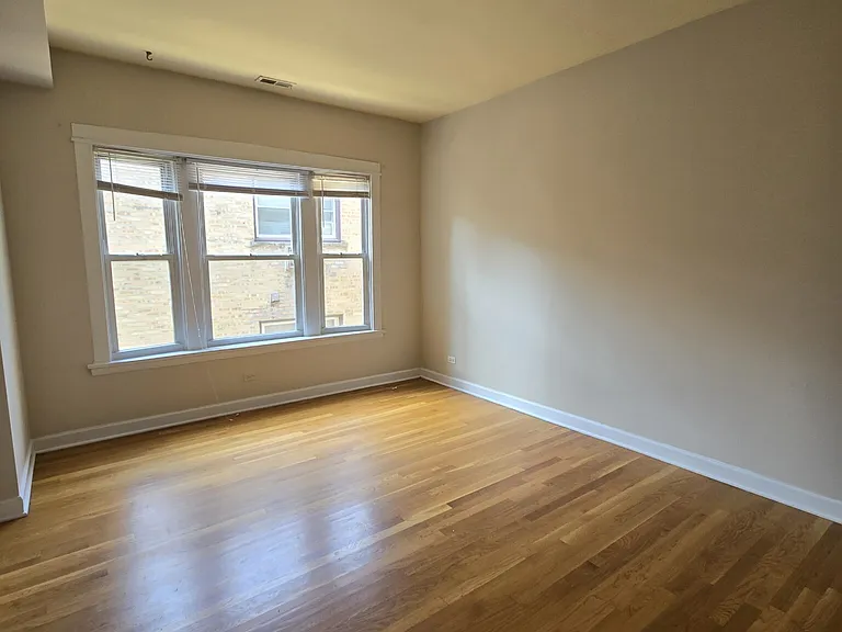 7460 N Greenview Ave #2 — Photo 9