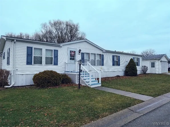 1186 Old Beebe Rd, Lockport, NY 14094
