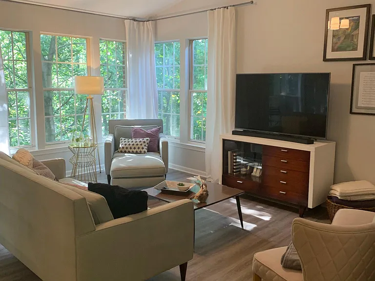 1004 Downing Ct #L — Photo 11