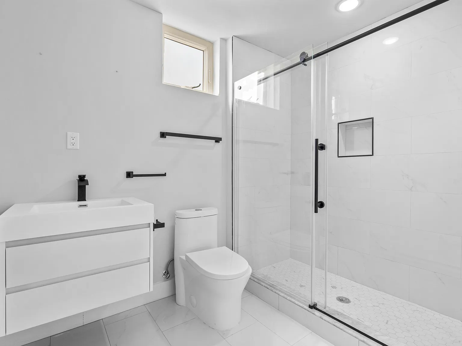 2 bed, $1,800 — Photo 4