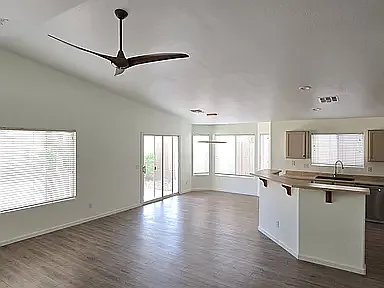 3 bed, 1569 sqft, $2,100 — Photo 3