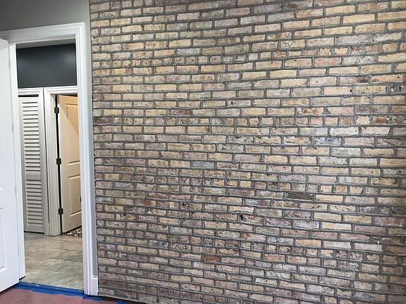 4th image of 3535 W Armitage Ave