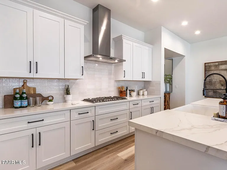 1175 Irwin Way — Photo 4