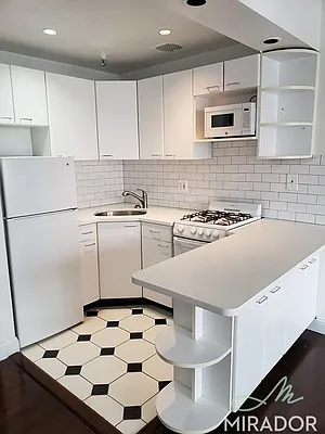 Rented by Mirador Real Estate | media 9