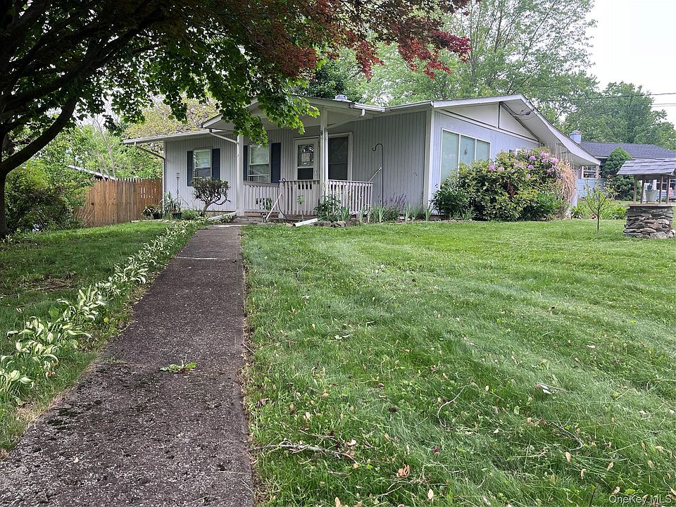 1st image of 12 Briarwood Crescent