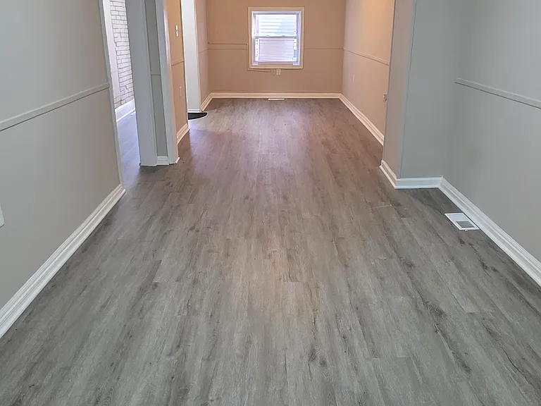 2521 E Madison St — Photo 4