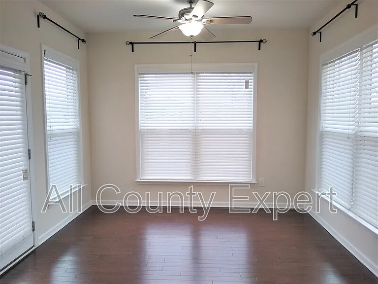 635 Glenish Ct — Photo 25