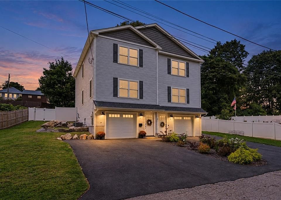 55 South St Unit A, West Warwick, RI 02893 | MLS #1423772 | Zillow
