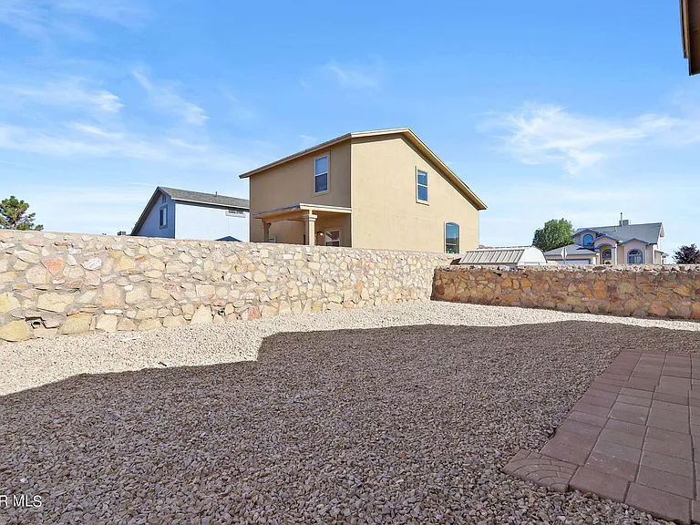 3269 Maple Point Dr — Photo 37