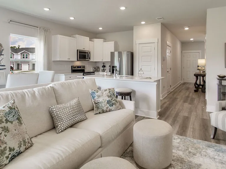 4051 Pendragon Cir — Photo 4