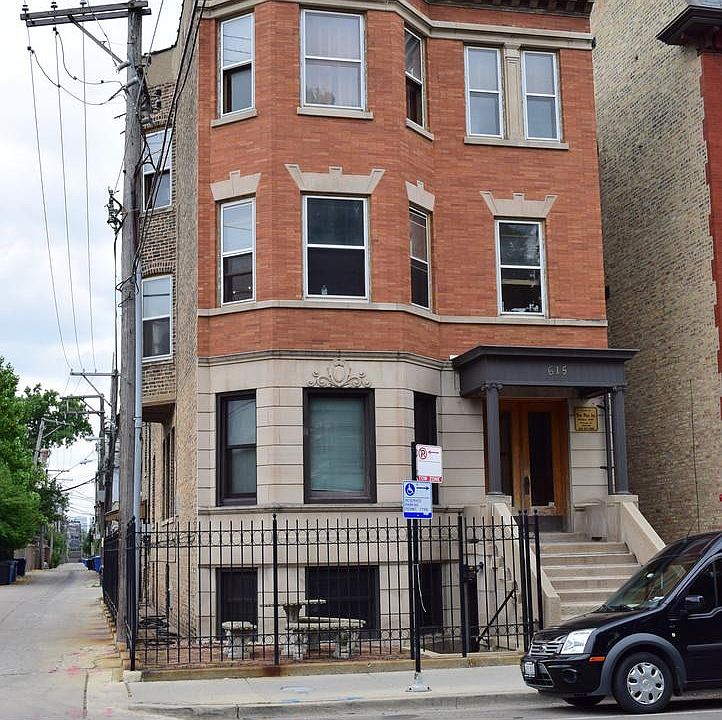 1st image of 615 W Armitage Ave