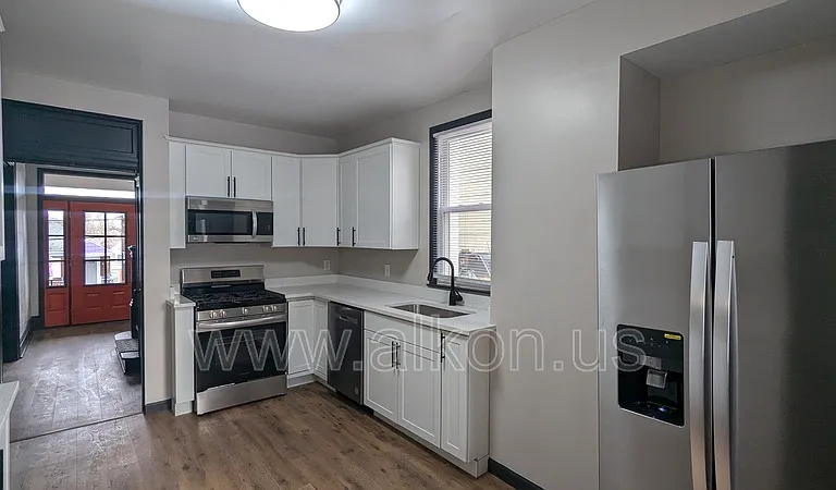 916 Deely St — Photo 5