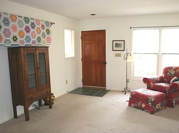 livingroom from kitchen