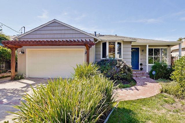 1st image of 327 Azalia Dr