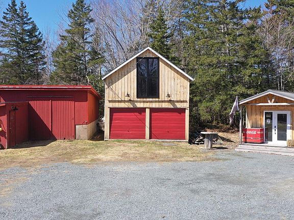 3rd image of 104 Mount Pleasant Rd