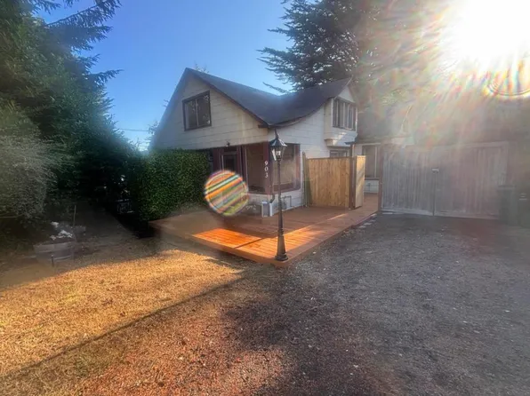 903 N 8th St, Coos Bay, OR 97420