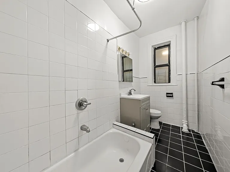 239 Ocean Ave #2B1 — Photo 8