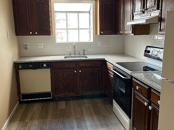 Kitchen -new granite counter