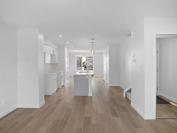 5th image of 22525 83a Ave NW