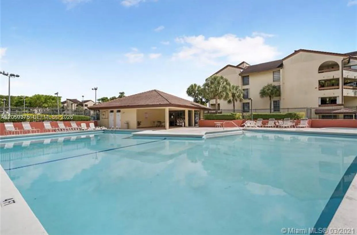 Kenland Bend North Condo — Photo 1