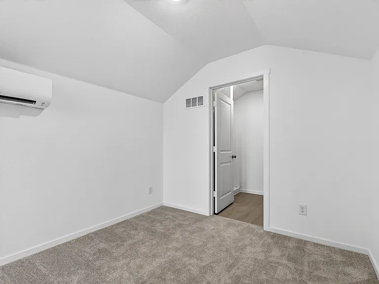 1031 Bishop Creek Dr — Photo 19