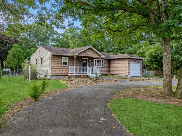 794 Johnson Avenue, Ronkonkoma, NY 11779