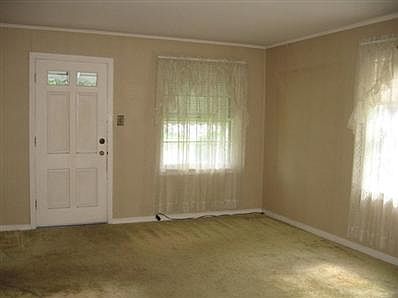 3rd image of 7502 W Belle Plaine Ave