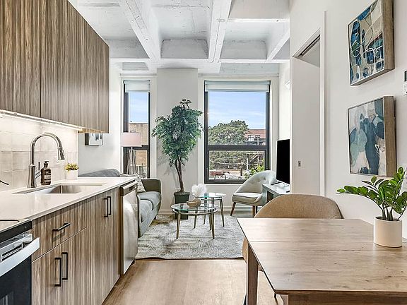 4th image of 559 W Surf St APT 606
