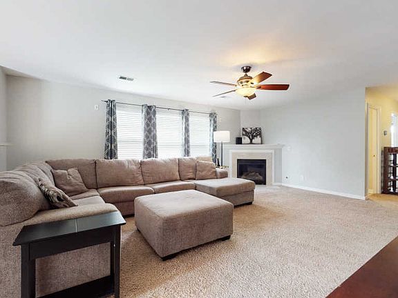 3rd image of 337 Stewart Springs Dr