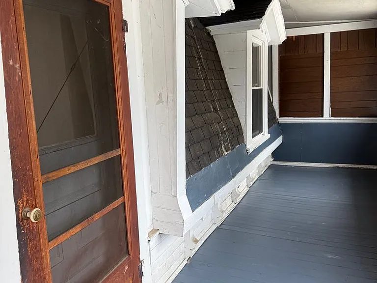 104 Mechanic St — Photo 2