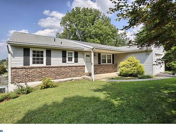 2nd image of 643 Christopher Dr