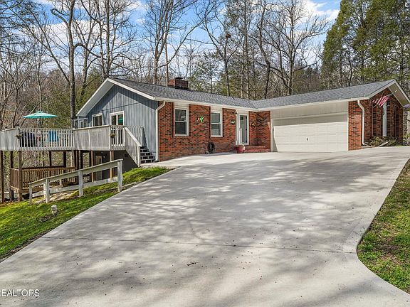 2nd image of 532 Bruce Rd