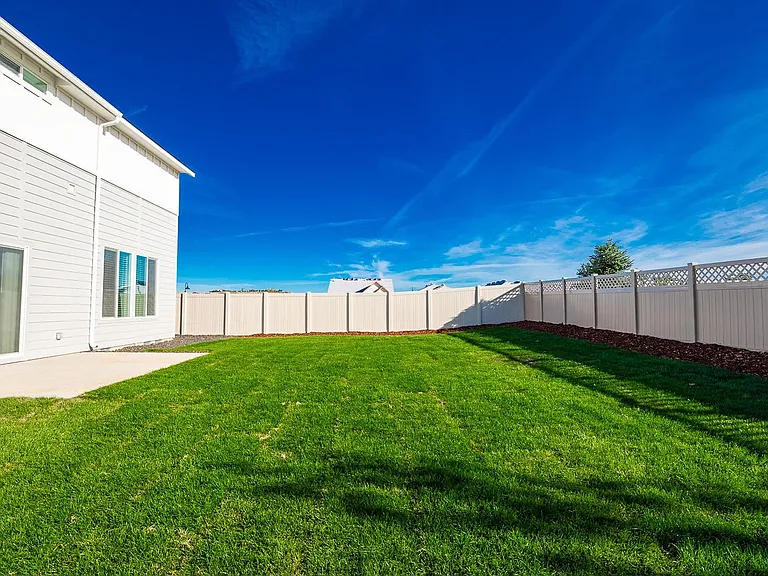 2640 N Silver Wolf Ave — Photo 57