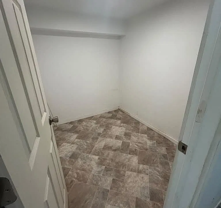 94 Sycamore Rd #1