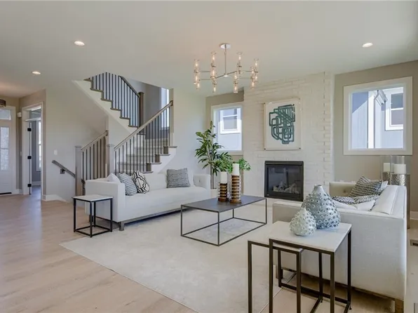 17905 Manor St, Overland Park, KS 66085