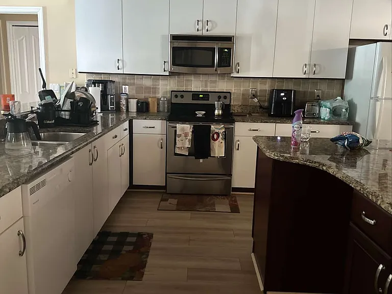 11028 Lakeland Cir — Photo 4