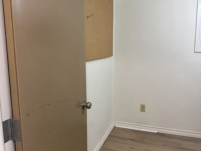 18 Annamaria Dr — Photo 38