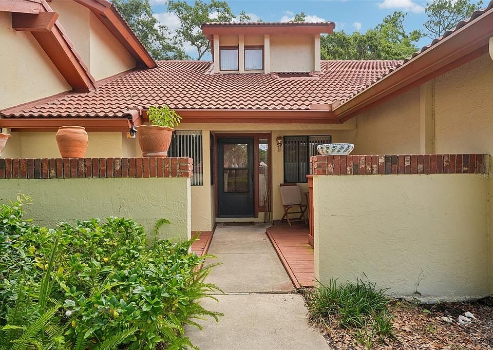 1st image of 67 VILLAGE CIRCLE #67