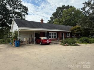 909 Oak Grove Rd, Kings Mountain, NC 28086