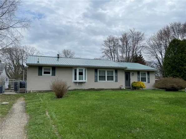 1825 Garloch Dr, Erie, PA 16505