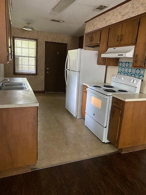 2 bed, 800 sqft, $800 — Photo 2