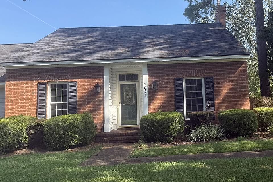 1st image of 2021 Stuart Ave