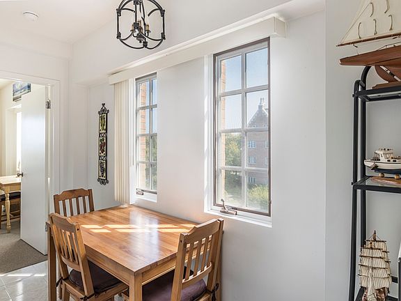 5th image of 236 Edgemere St #328