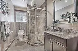 17 Yongehurst Rd — Photo 16