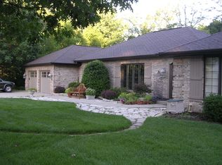 3009 Hedgerow Ln, Springfield, IL 62704