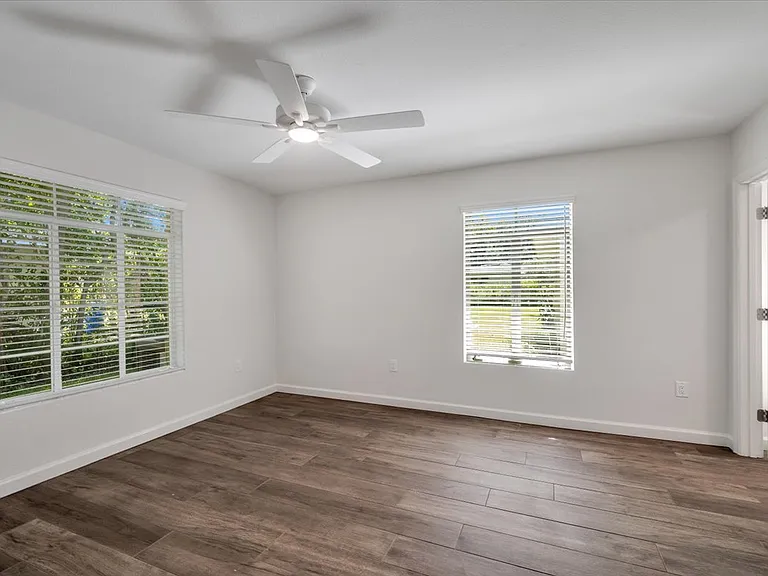 834 Jefferson Ave — Photo 17
