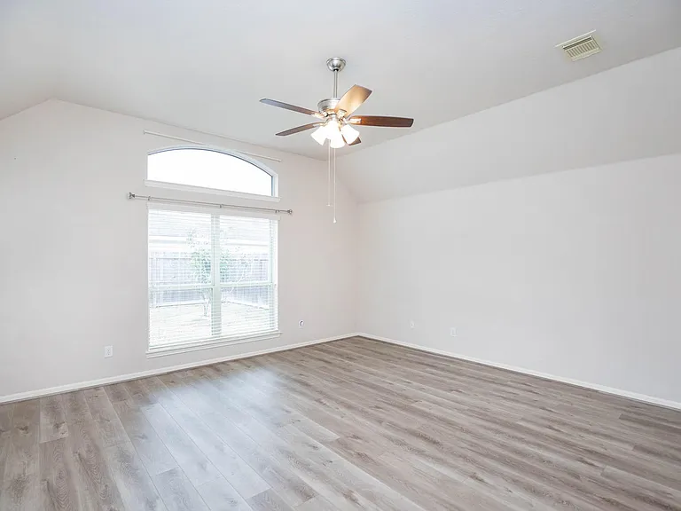 2710 Falcon Knoll Ln — Photo 13