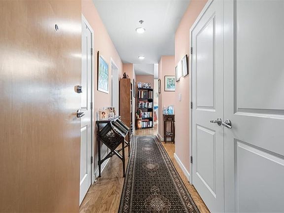 2nd image of 250 Pharr Rd Unit 213