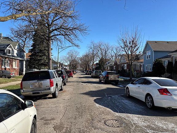 4th image of 3722 W 64th St